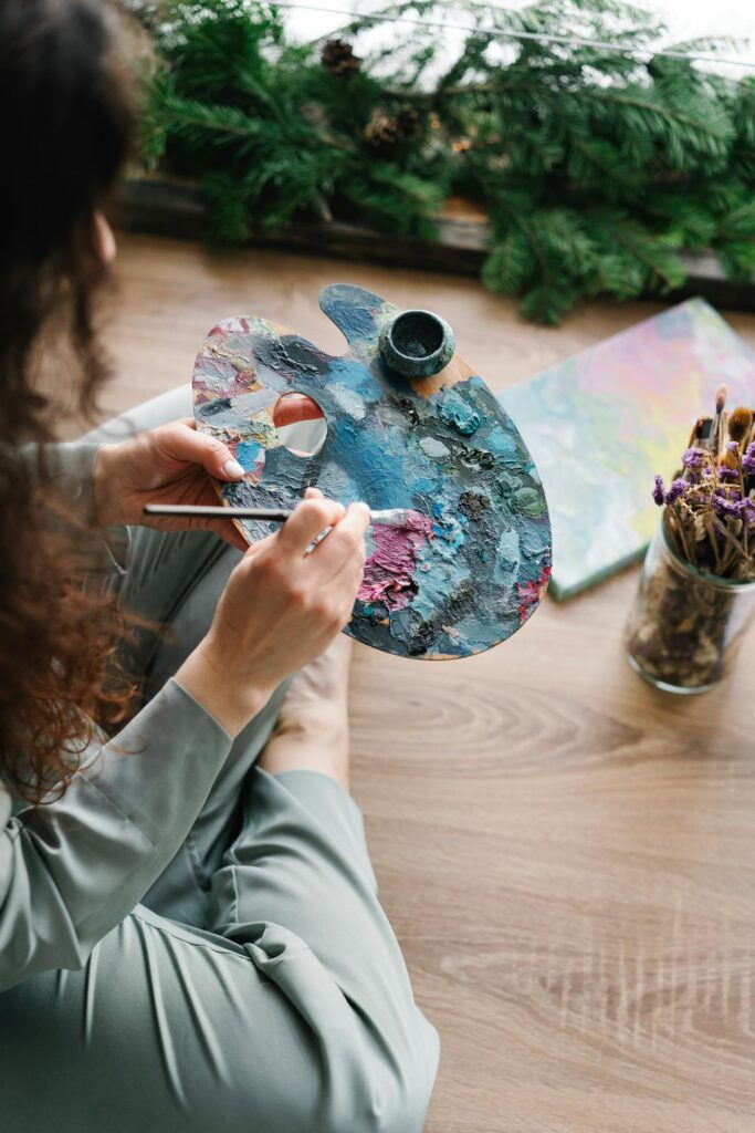 Expressive Arts Therapy: Using Creativity to Explore Emotions and Self ...